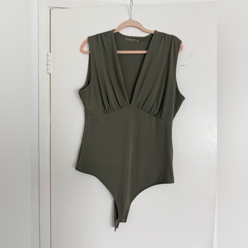 Abercrombie & Fitch Bodysuit Sage Green V Neck New With Tags Spring Army Camo
